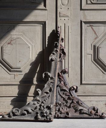 Francuski portal z drewna XVIIIw antyk lewa i prawa strona elementy dekoracyjne drzwi okna portal wejściowy meble antyczne Empire Antyki warszawa kraków katowice łódź gdańsk poznań #antyki #antiques #empireantyki #frenchantiqus