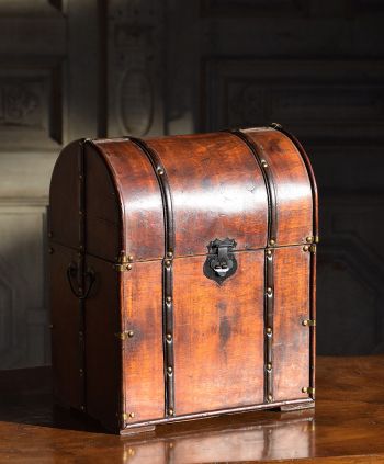 Stary kufer skrzynka na wino dekoracje #decorativeantiques #meble #furniture Empire Antyki